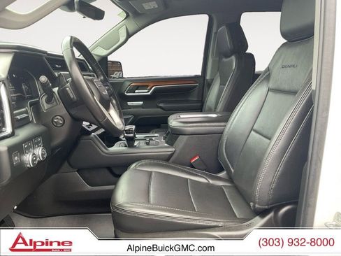 Used 2022 GMC Sierra 1500 Denali w/ Technology Package AWD/4WD image 9