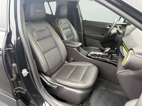 Used 2024 Chevrolet Trax ACTIV w/ Driver Confidence Package FWD image 12