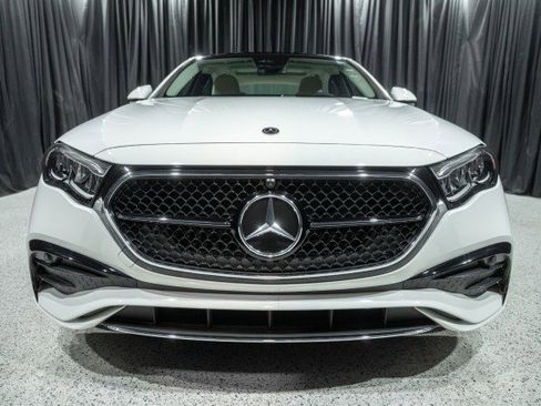 New 2026 Mercedes-Benz E 350 4MATIC Sedan image 2