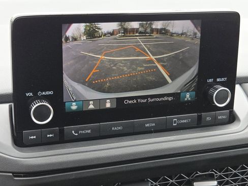 Certified 2025 Honda Accord SE image 9