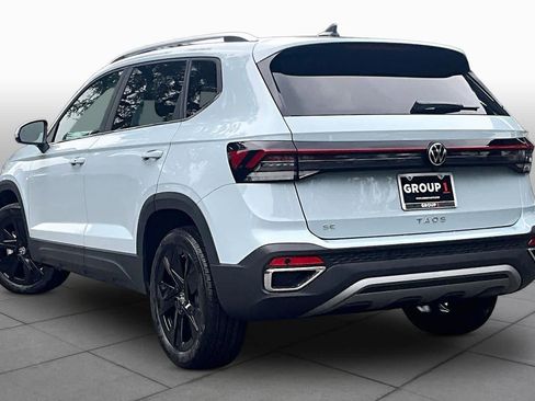 New 2026 Volkswagen Taos SE FWD image 12