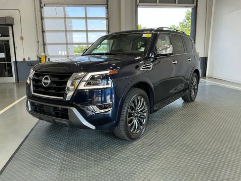 Used 2024 Nissan Armada Platinum w/ Captain's Chairs Package RWD image 2