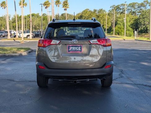 Used 2013 Toyota RAV4 XLE FWD image 7