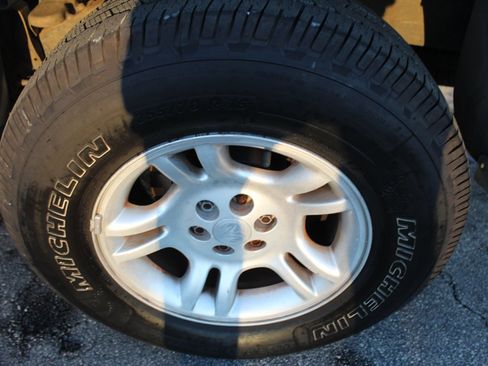 Used 2003 Dodge Dakota SLT w/ Deluxe Convenience Group image 16