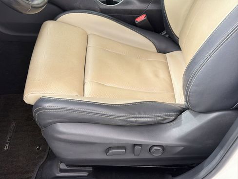 Used 2022 Subaru Outback Limited AWD/4WD image 14