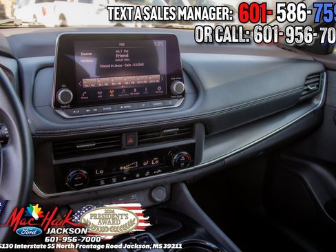 Used 2023 Nissan Rogue SV image 15