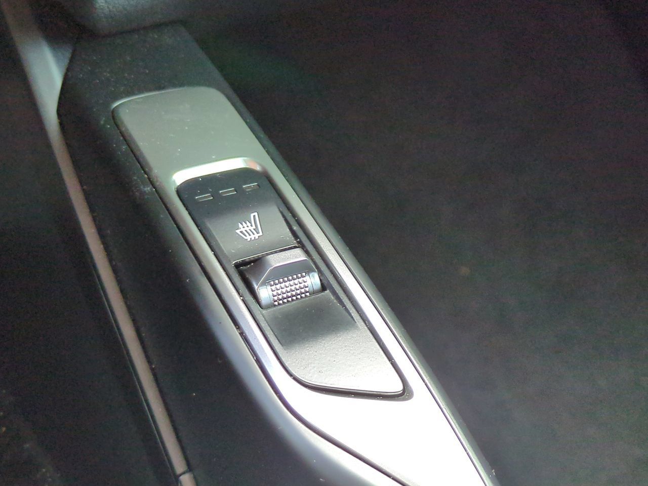 Used 2025 Kia Sorento S FWD image 24