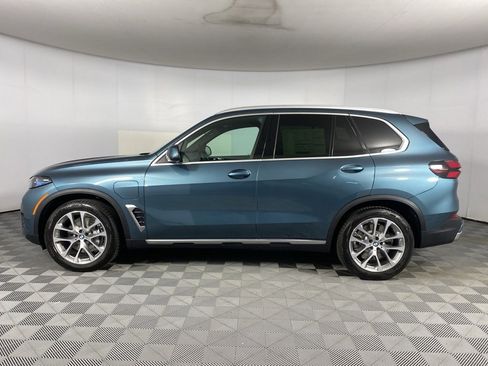 New 2026 BMW X5 xDrive50e image 4