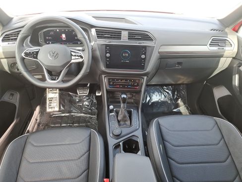 Used 2024 Volkswagen Tiguan SEL R-Line AWD/4WD image 9