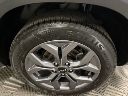 Certified 2024 Kia Seltos S image 25