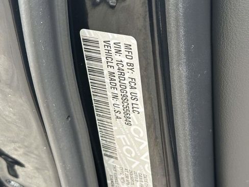 Used 2025 Dodge Durango GT AWD/4WD image 12