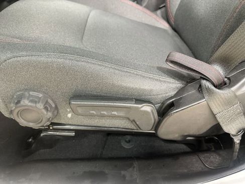 Used 2024 Jeep Wrangler Unlimited Rubicon image 15