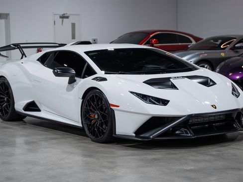 Used 2022 Lamborghini Huracan STO RWD image 16