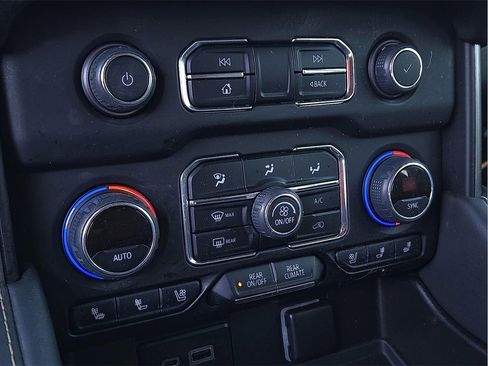 Used 2023 Chevrolet Tahoe Premier image 16