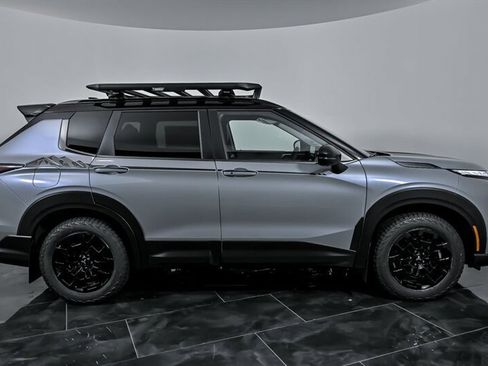 New 2025 Mitsubishi Outlander AWD image 9