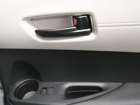 Used 2023 Toyota Corolla Cross L FWD image 23