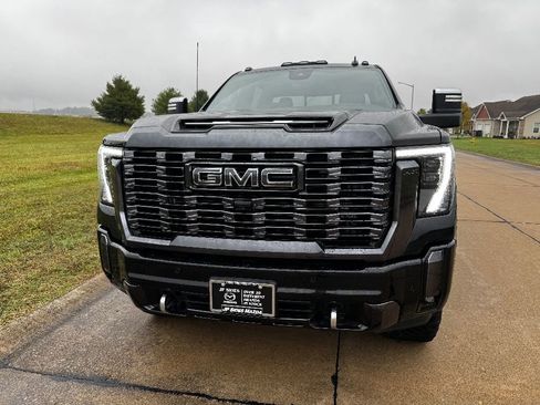 Used 2024 GMC Sierra 2500 Denali Ultimate w/ Max Trailering Package image 3