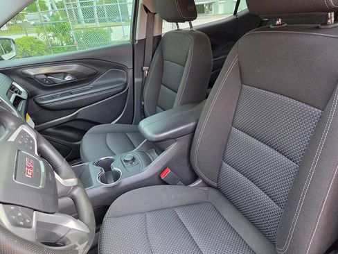 Used 2024 GMC Terrain SLE FWD image 16