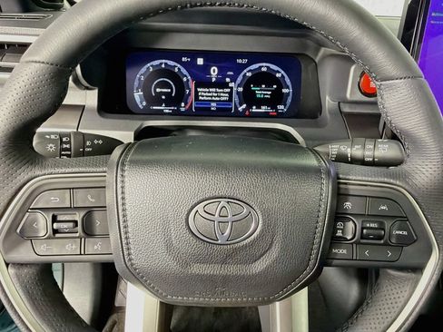 New 2026 Toyota 4Runner TRD Off-Road Premium AWD/4WD image 15