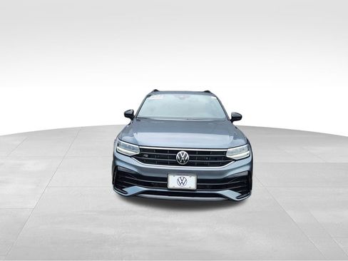 Used 2023 Volkswagen Tiguan SE R-Line AWD/4WD image 2