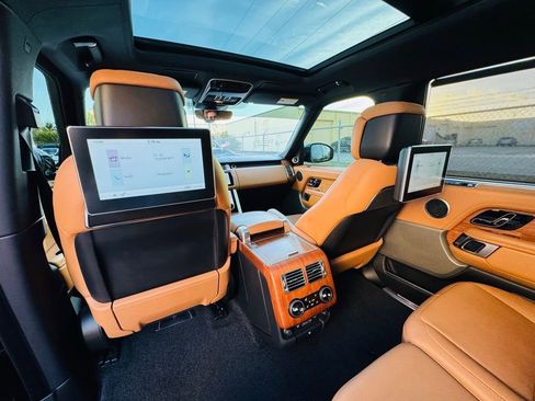 Used 2018 Land Rover Range Rover Long Wheelbase Autobiography image 12