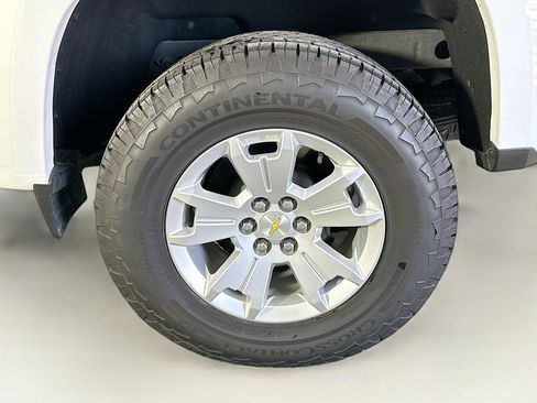 Used 2021 Chevrolet Colorado LT w/ Fleet Safety Package image 11