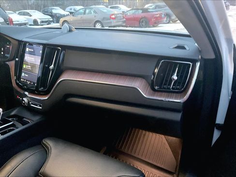 Used 2024 Volvo XC60 T8 Ultimate w/ Protection Package Premier image 13