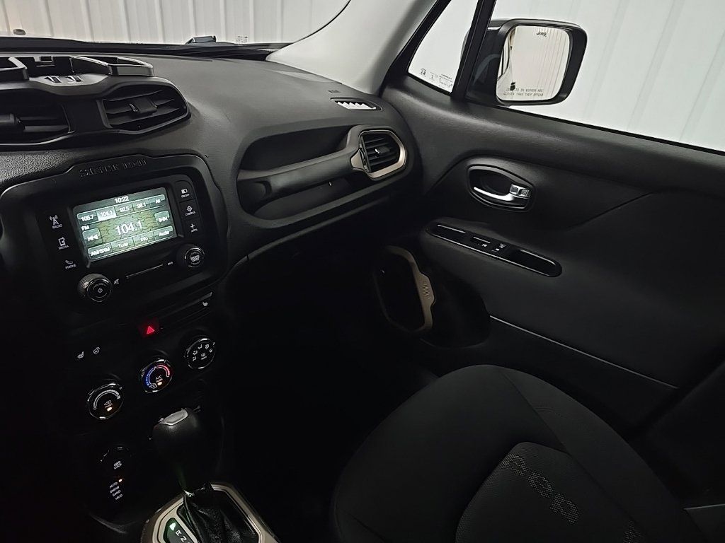 Used 2016 Jeep Renegade Latitude w/ Cold Weather Group AWD/4WD image 25