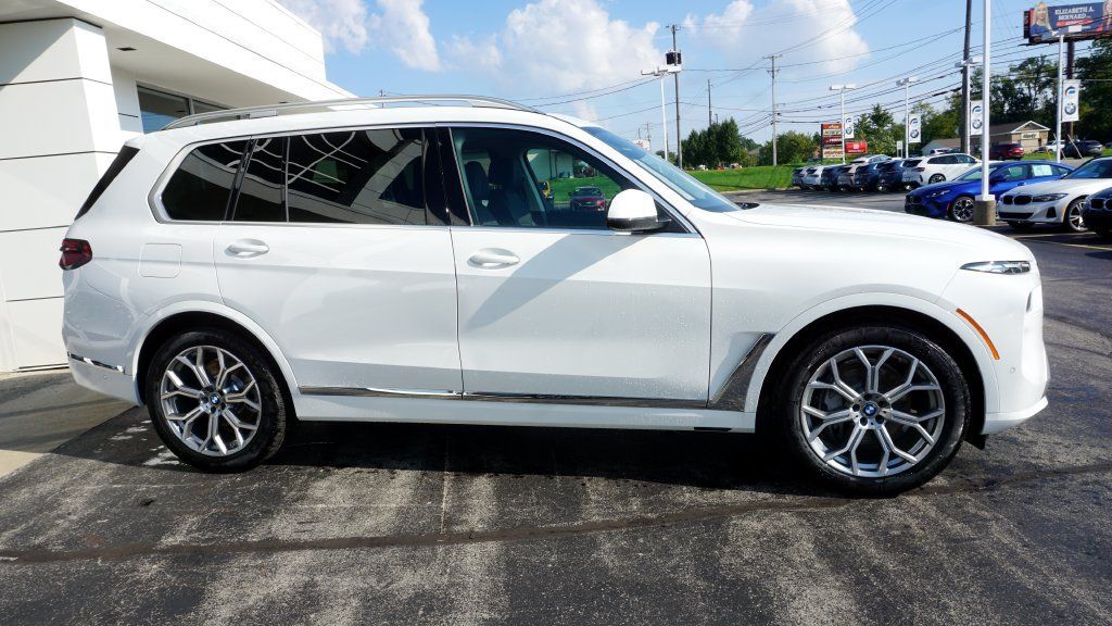 New 2027 BMW X7 xDrive40i w/ Executive Package AWD/4WD image 3