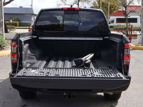 Used 2025 Nissan Frontier SV w/ SV Convenience Package RWD image 20