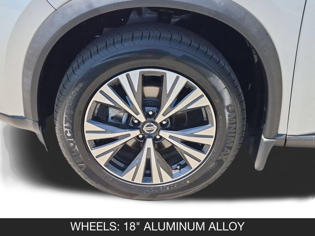 Certified 2021 Nissan Rogue SV w/ Premium Package FWD image 11