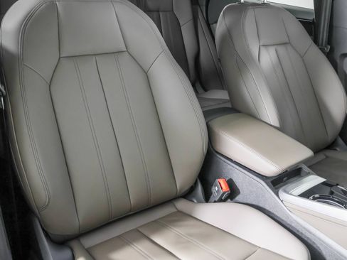 Used 2025 Audi Q5 Premium w/ Convenience Package AWD/4WD image 47