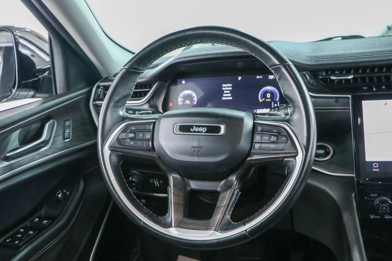 Used 2021 Jeep Grand Cherokee L Limited RWD image 12