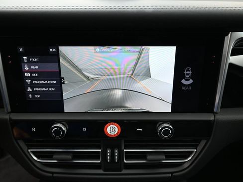 Certified 2026 Porsche Macan AWD/4WD image 12