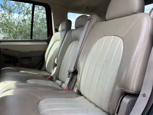 Used 2003 Mercury Mountaineer Base image 12