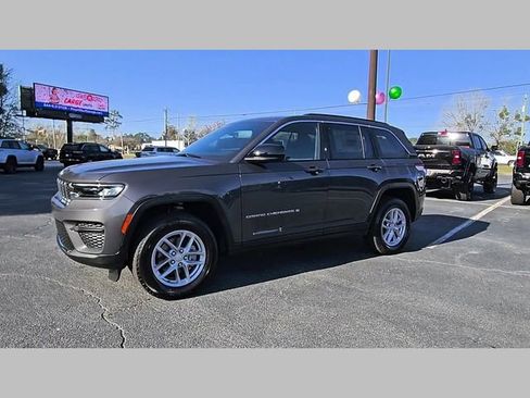 New 2026 Jeep Grand Cherokee Laredo w/ Trailer Tow Package image 23