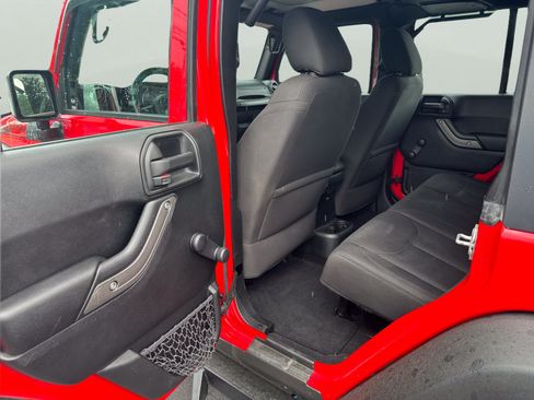 Used 2017 Jeep Wrangler Unlimited Sport w/ Connectivity Group AWD/4WD image 23
