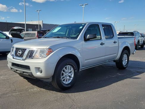 Used 2017 Nissan Frontier SV image 8