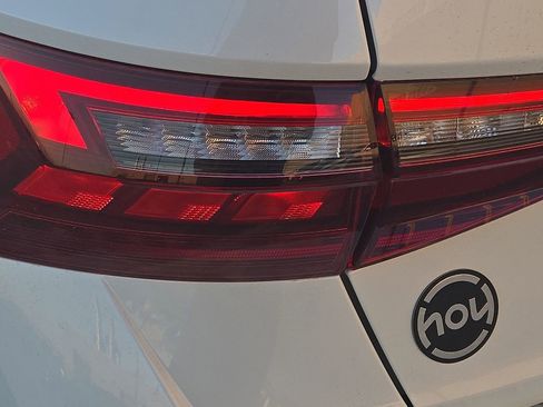 New 2026 Volkswagen Jetta SE FWD image 9
