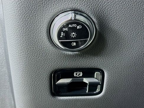 Used 2024 Mercedes-Benz GLC 300 image 10