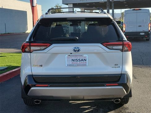 Used 2024 Toyota RAV4 SE image 36