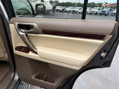 Used 2015 Lexus GX 460 w/ Premium Package AWD/4WD image 16