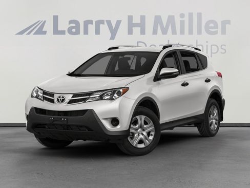 Used 2015 Toyota RAV4 LE image 1