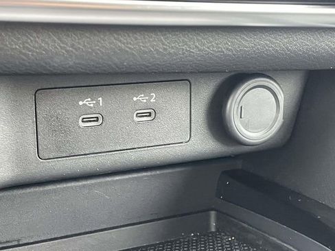 Used 2024 Nissan Rogue S FWD image 19