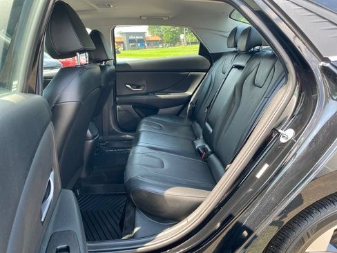Certified 2023 Hyundai Elantra Limited w/ Winter Weather Package FWD image 14