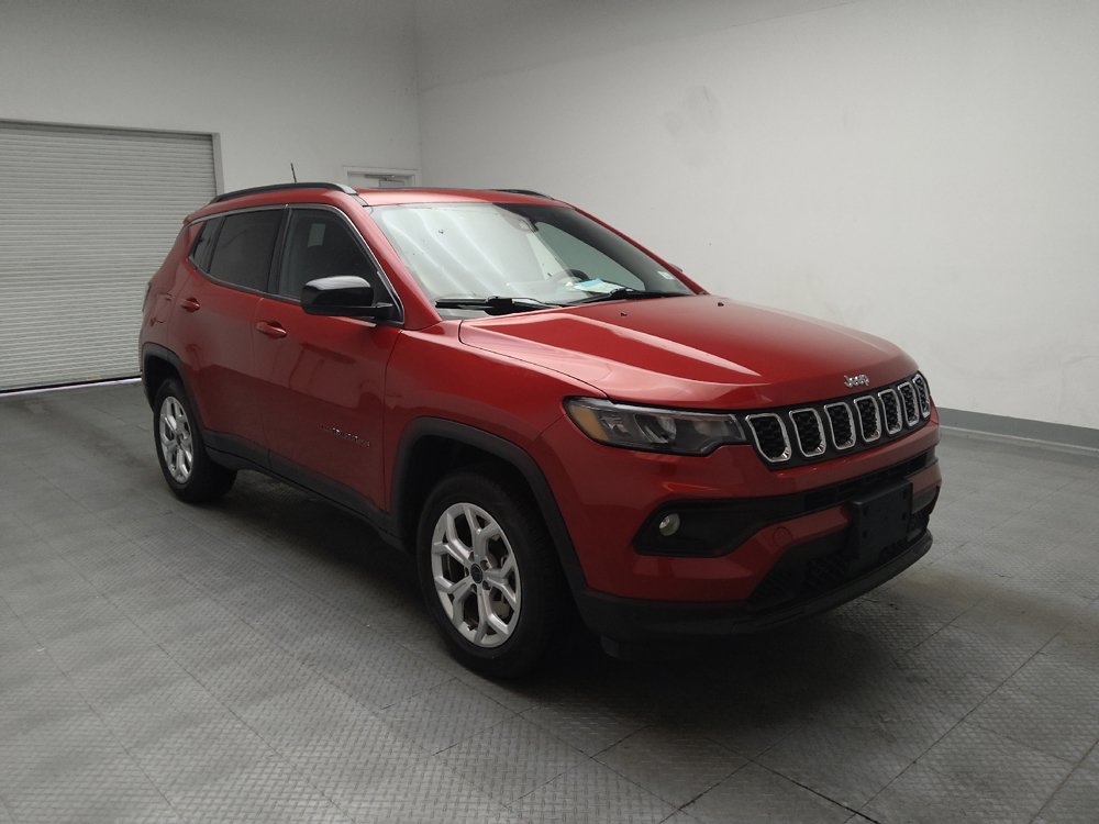 Used 2025 Jeep Compass Latitude w/ Sun & Sound Group AWD/4WD image 13