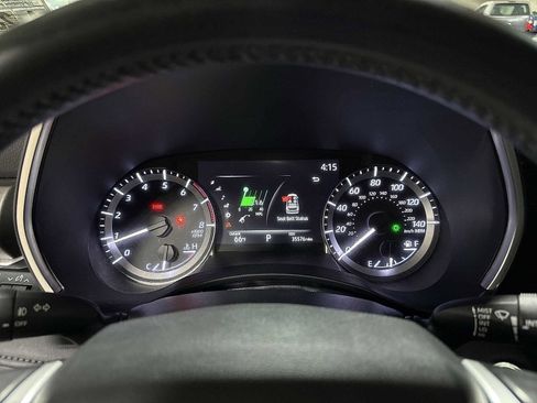 Used 2023 Toyota Highlander XLE image 34