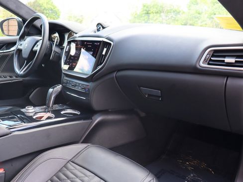 Used 2022 Maserati Ghibli Modena RWD image 21