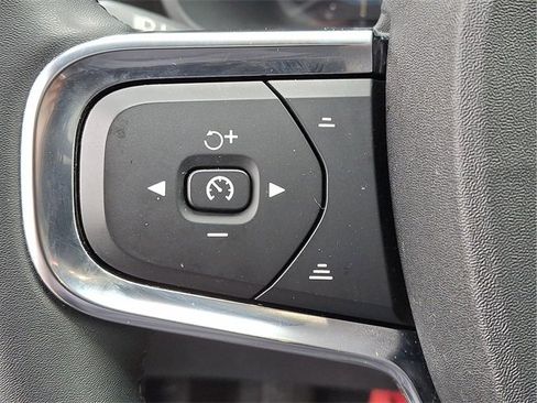 Certified 2023 Volvo C40 P8 Recharge Ultimate w/ Protection Package Premier image 21