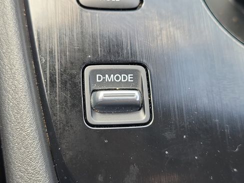 Used 2022 Nissan Rogue SV image 22